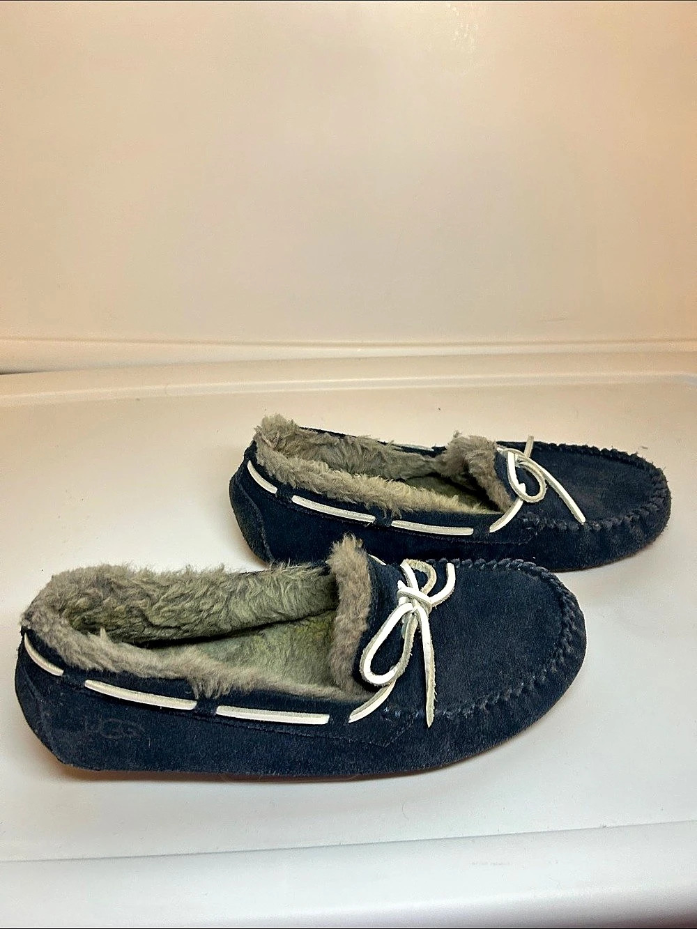 UGG Ansley Black Suede Slippers Size 9